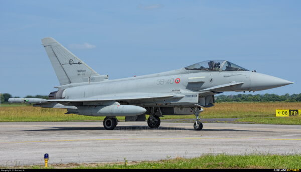 Maquetas hechas - Eurofighter Typhoon Vista lateral 2