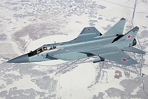 Maquetas Hechas - Mikoyan-Gurevich MiG-31 Foxhound Vista frontal-lateral
