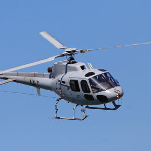 Maquetas hechas - Eurocopter AS350 Ecureuil Vista frontal-lateral
