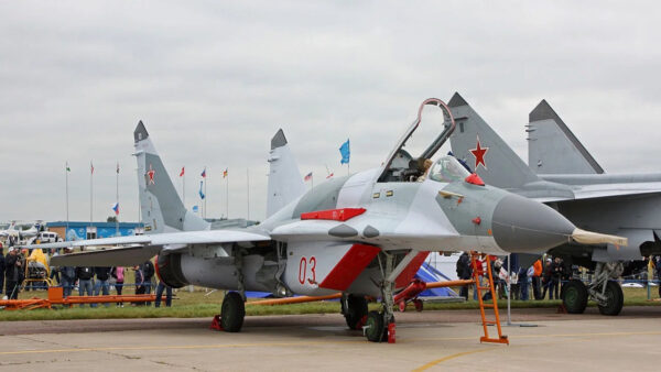 Maquetas hechas - Mikoyan-Gurevich MiG 33 Fulcrum-E Vista lateral frontal
