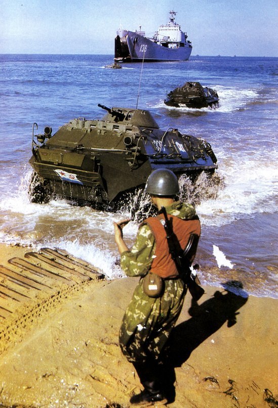 Maquetas hechas - BTR-60 Vista frontal