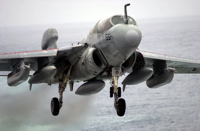Maquetas hechas - EA-6B Prowler Vista frontal
