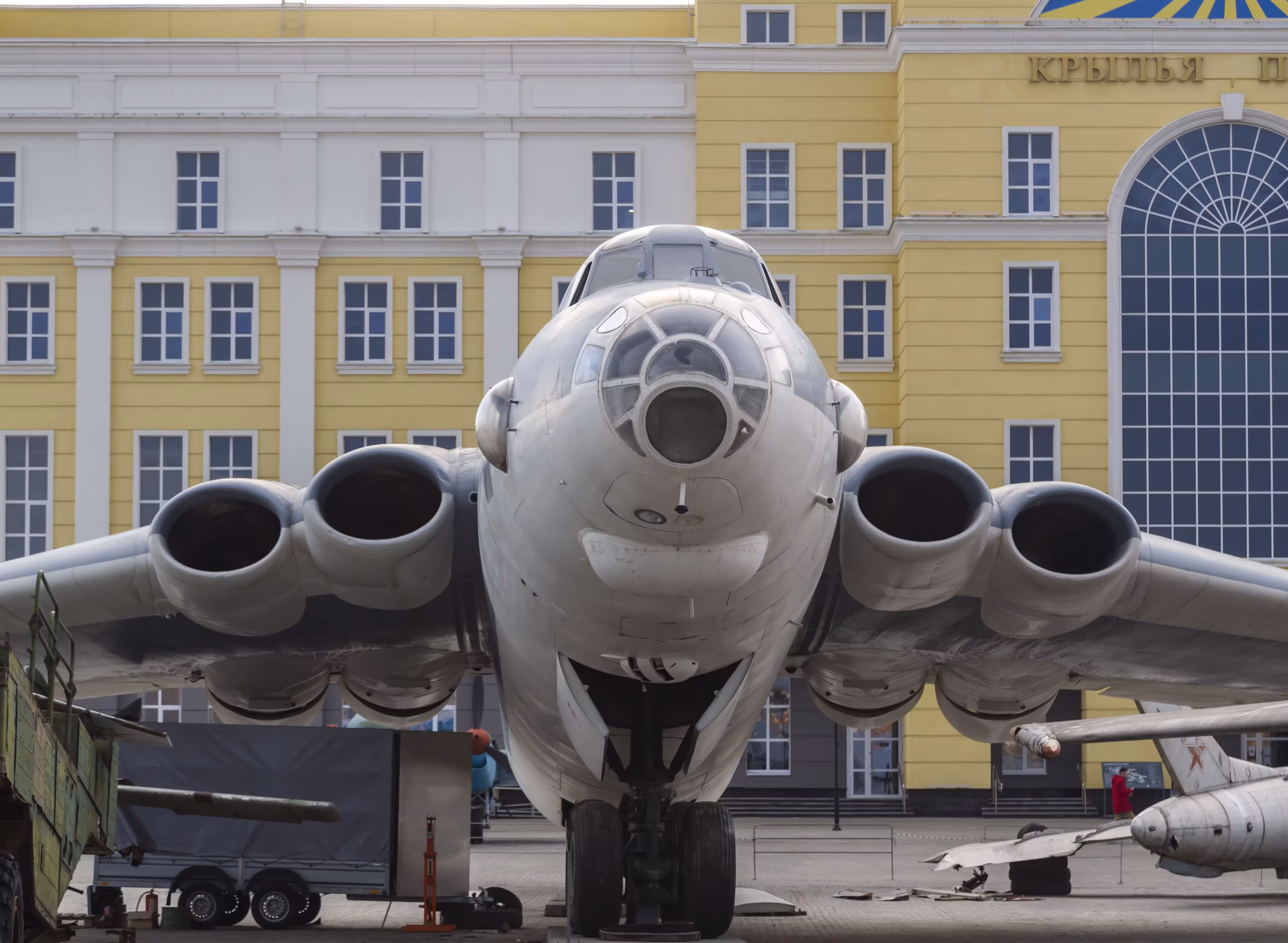 Maquetas Hechas - Myasishchev M-4 Bison Vista frontal